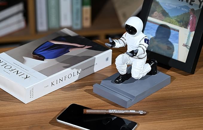 Astronaut Resin Pen Holder, Mobile Phone Stand, Device Stand, Desk Organizer Decorative Pen Holder (White&Black)