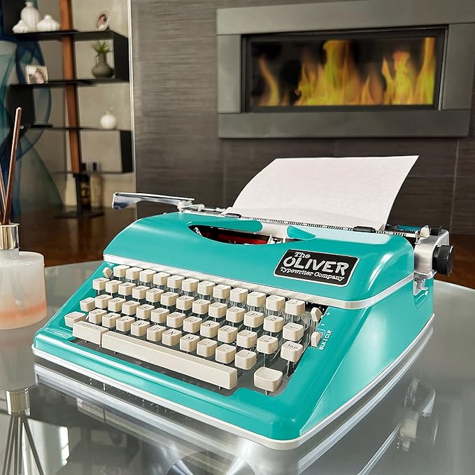 Timeless Manual Typewriter, Mint
